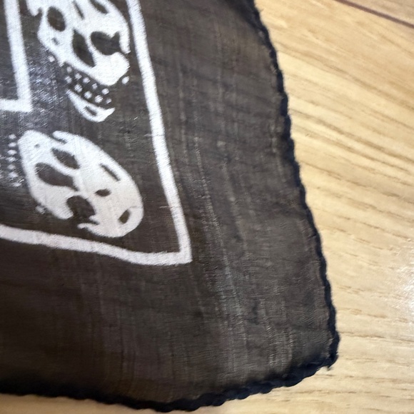 Alexander McQueen 100% Silk Scarf - Picture 5 of 6